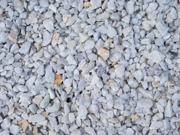 drobny kamień